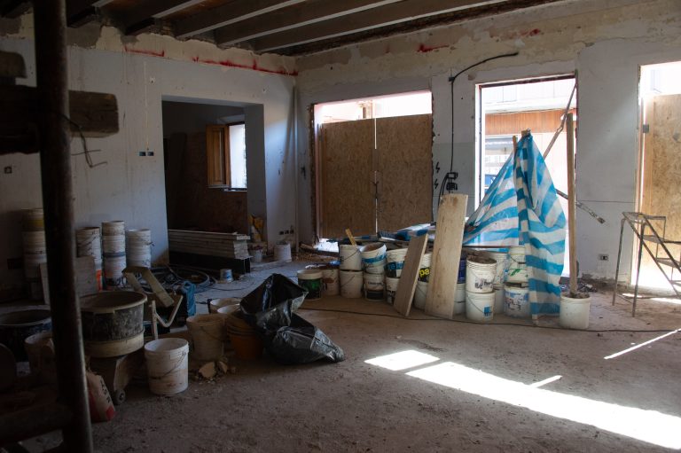 Lavori in corso nel coworking Sancisi6 a Santarcangelo di Romagna