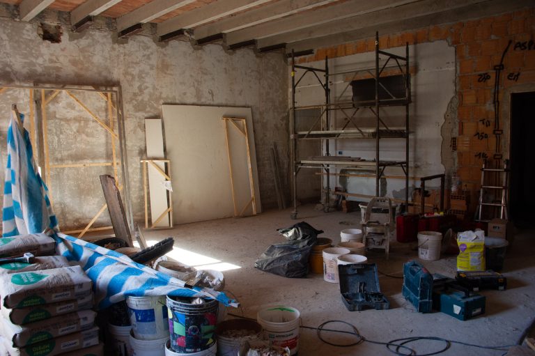 Lavori in corso nel coworking Sancisi6 a Santarcangelo di Romagna