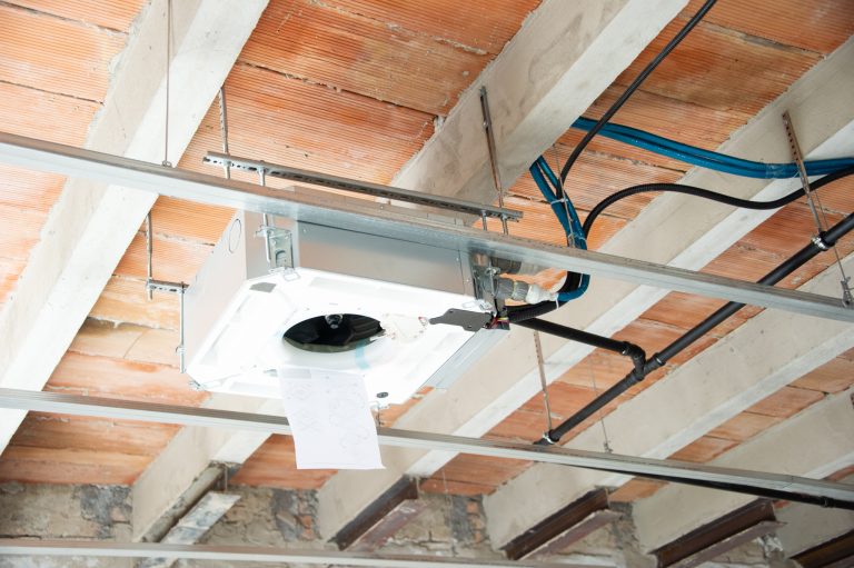 Lavori in corso nel coworking Sancisi6 a Santarcangelo di Romagna